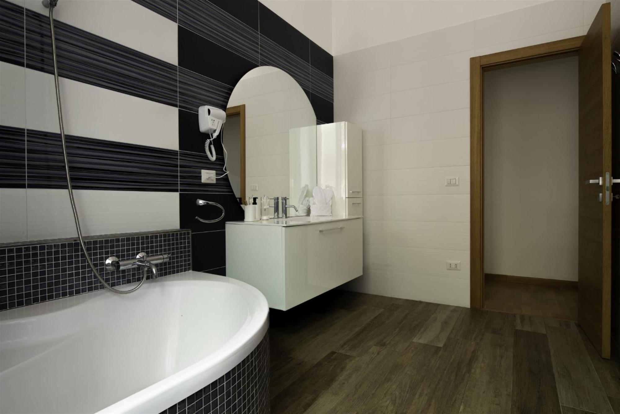 Stazione 54 Apartment เนเปิลส์ ภายนอก รูปภาพ
