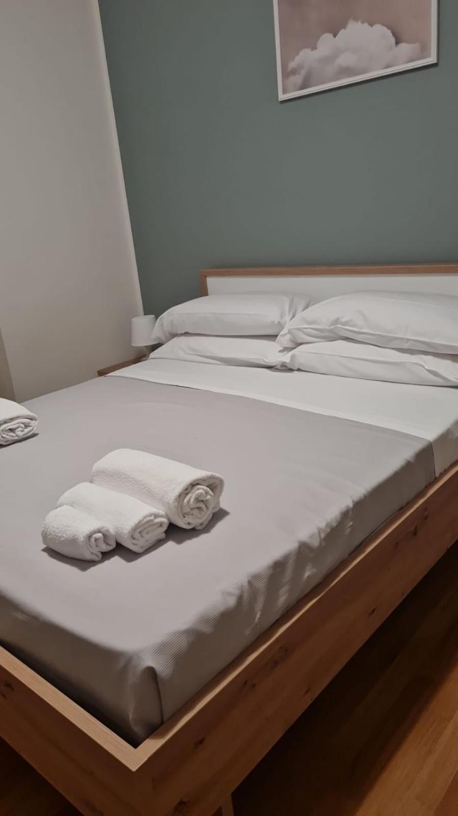 Stazione 54 Apartment เนเปิลส์ ห้อง รูปภาพ